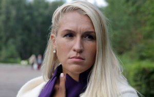 Полиция задержала главу профсоюза "Альянс врачей" Васильеву в Москве    (Ранее ФСИН потребовала перевести ее в СИЗО из-за неоднократного опоздания домой на несколько минут)