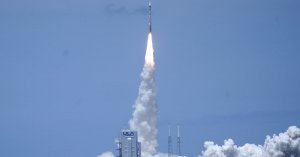 Американские Lockheed Martin и Boeing прекратили продажу ракет Atlas V с российскими двигателями   (За 12 лет Россия поставила американцам 122 двигателя)