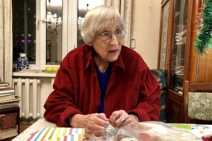 Эта война – страшно длинна, страшно! С пулей в груди – больно бежать, больно!..  (Великая Поэтесса объяснила обозревателю KP.RU  смыслы и значения слов в своём самом пронзительном стихотворении)