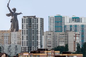 В Волгограде прошел одиночный пикет против коммерческой застройки западного склона Мамаева кургана