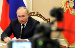 Путин продлил действие контрсанкций до конца 2022 года    (Они были введены ещё семь лет назад как ответ на ограничения со стороны Запада из-за Крыма)