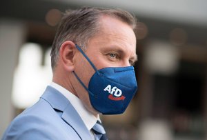 [«Взять за рога»] «Меркель оставляет после себя бедлам». В бундестаг идут пророссийские националисты. Как изменится Германия после выборов?