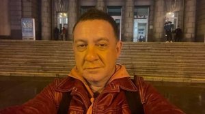 «В праведном огне»: Муждабаев призвал сжигать людей из-за концерта Артура Пирожкова