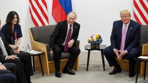 Путин намеренно говорил с Трампом через красивую переводчицу, заявили в США Экс-пресс-секретарь Трампа    (Гришэм: Путин намеренно взял на встречу красивую переводчицу)