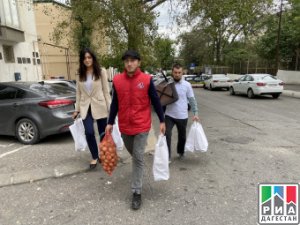 В Дагестане пенсионерке помогли приобрести корм для домашних питомцев и стул