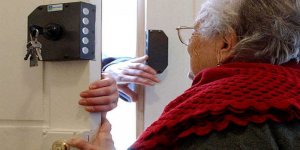 В Рыбинске 56-летняя мошенница обманывала пенсионеров