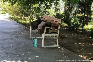 Перед Днем независимости бездомных Туркменабата разместили в психбольнице