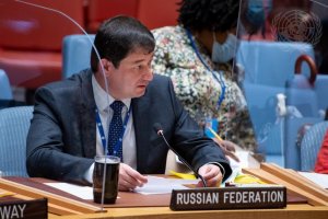 В силу упомянутых мною выше тенденций никакого отношения к вопросам нераспространения химоружия сирийское «химдосье» уже давно не имеет  - Д.А.Полянский