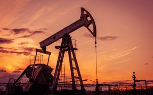 Цена нефти Brent поднялась выше $82 за баррель: нового максимума почти за три года. «Мы ориентируемся на возврат цены нефти Brent к $77–79 за баррель по мере исчерпания эйфории спекулянтов»
