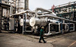 [$1700+] Биржевая цена газа в Европе очередной раз за день обновила исторический максимум на $100(+6%), превысив $1700 за 1 тыс. куб. м., к чему привел рекордный за 25 лет спрос, как считают в ЕК