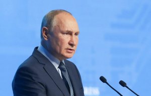 Путин призвал не перекладывать вину за рост цен на газ "с больной головы на здоровую"