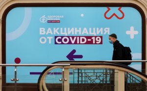 [«От двери к двери»] «Всю информационную кампанию по коронавирусу в России мы провели неправильно и полностью проиграли: нет доверия людей. Подход «мы сказали - вы делайте» не сработал» - Пётр Толстой