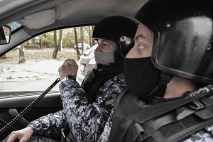 В Татарстане сотрудники Росгвардии задержали подозреваемого в уличном грабеже