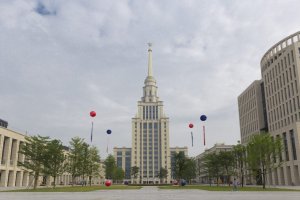 Совместный вуз России и Китая окончили сто бакалавров и 31 магистр
