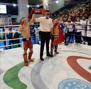 «Все бои провёл без компромиссов». Студент из Нижнего Тагила выиграл Чемпионат мира по кикбоксингу