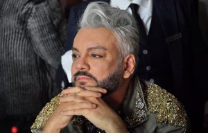 В Госдуме предложили лишить «безголосую попсу» званий народных артистов  (Депутаты раскритиковали Минкульт и призвали ужесточить правила присвоения званий народных артистов России )