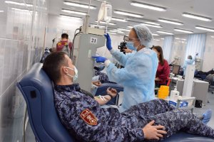 Сотрудники Росгвардии в Казани стали донорами плазмы крови