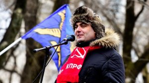 Во Владивостоке задержали депутата КПРФ Артема Самсонова   (Известного в крае коммуниста подозревают в педофилии, у него дома проводится обыск)