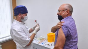 Минпромторг: в России есть запас вакцин  и мы имеем возможность в следующем году произвести 2 миллиарда доз