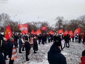 В Тюмени коммунисты митингуют против QR-кодов и предлагают уголовную ответственность за их внедрение