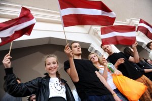 Латвийская молодежь массово эмигрирует в Россию за лучшей жизнью