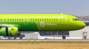 Сильнейшее обледенение: переговоры пилотов "провалившегося" лайнера S7  (Провалился на 2 км: как спасся раскачавшийся в полете лайнер S7)