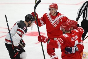 "Сборная СССР" обыграла Канаду в стартовом матче Кубка Первого канала