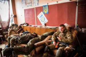 Комвзвода ВСУ снабжал подчиненных наркотиками  (Внезапная проверка показала, что 14 из 18 бойцов были под наркотиками)