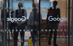 Российский суд впервые наложил на Google оборотный штраф на 7,2 млрд рублей
