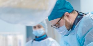 Хирурги больницы имени М.П. Кончаловского помогли пациенткам-близнецам избавиться от редкой патологии развития сердца