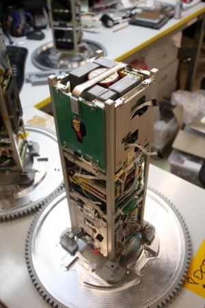СПУТНИКС совместно c лабораторией МИФИ начали сборку первого российского наноспутника с плазменным двигателем VERA