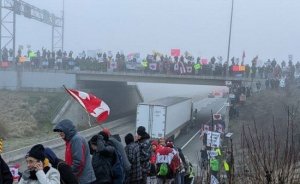Протесты в Канаде: колонна грузовиков выросла до 80 тыс., протестующих — до 1,5 млн