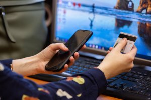 [Воскрестное] Россиянка перевела более 1 млн рублей "генералу-майору НАТО"