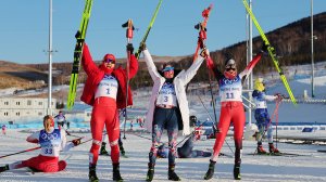 «На это больно смотреть». На Украине прервали трансляцию женской лыжной эстафеты, чтобы не показать победный финиш сборной России  (В прямом эфире обсудили политическую акцию скелетониста Гераскевича)