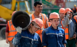 Хуснуллин рассказал, почему строителям не повысят зарплаты «до средних уровней»