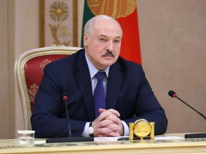 Лукашенко заявил, что Запад разработал план, как ударить в спину России