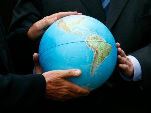 Международная обстановка: на лезвии бритвы