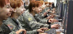 Сотрудники 72-го центра информационно-психологических операций (ЦИПсО) в лицах