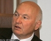 Лужков предложил передавать жилье умерших людей очередникам