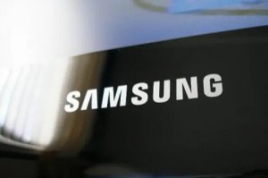 Южнокорейская компания Samsung остановила экспорт своей продукции в Россию, в том числе смартфоны