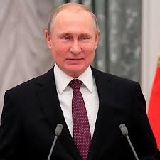 Путин исключил введение военного положения в России