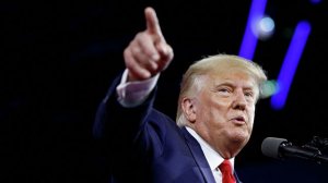 Трамп после роста топливных цен спросил американцев, не соскучились ли они по нему