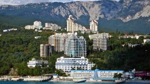 Застрявшая из-за закрытия аэропорта в Сочи туристка рассказала о такси за 50 тысяч рублей. Россиянка отметила, что сложившаяся обстановка вызвала на курорте всеобщую панику