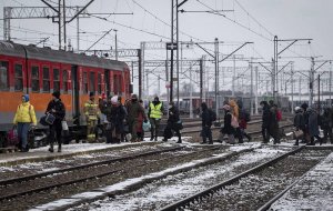 ФРГ попросила приостановить отправку поездов с украинскими беженцами из Польши