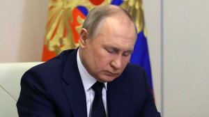 Путин подписал закон об ответственности за фейки о госорганах за рубежом