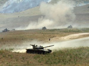 В Нагорном Карабахе введено военное положение