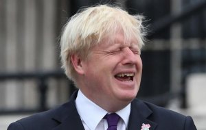 "Просто кошмар": британцы посетовали на рост цен и бездействие властей    (Sky News: жителям Британии приходится выбирать между едой для детей и отоплением дома)