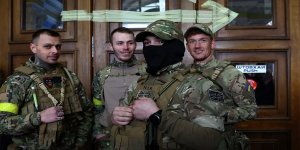 Участник спецоперации: «На Украине мы бьемся с наемниками»    (Российский военный рассказал, чем опасны бойцы, воюющие запрещенным оружием за деньги)