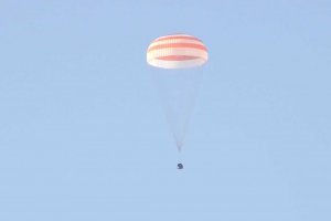 Из космоса на корабле "Союз МС-19" вернулись двое россиян и американец