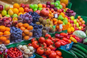 Цены ниже мировых и полные магазины продуктов: Россия не падёт под натиском санкций